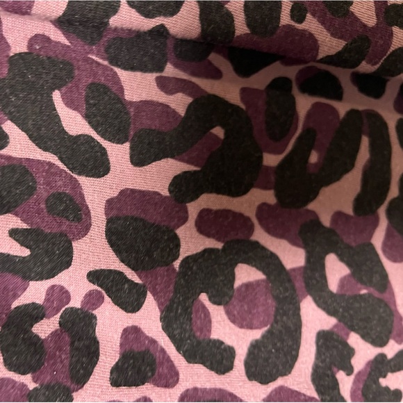 PINK”VICTORIA SECRET” SIZE L PURPLE & BLACK TOP - Picture 2 of 6